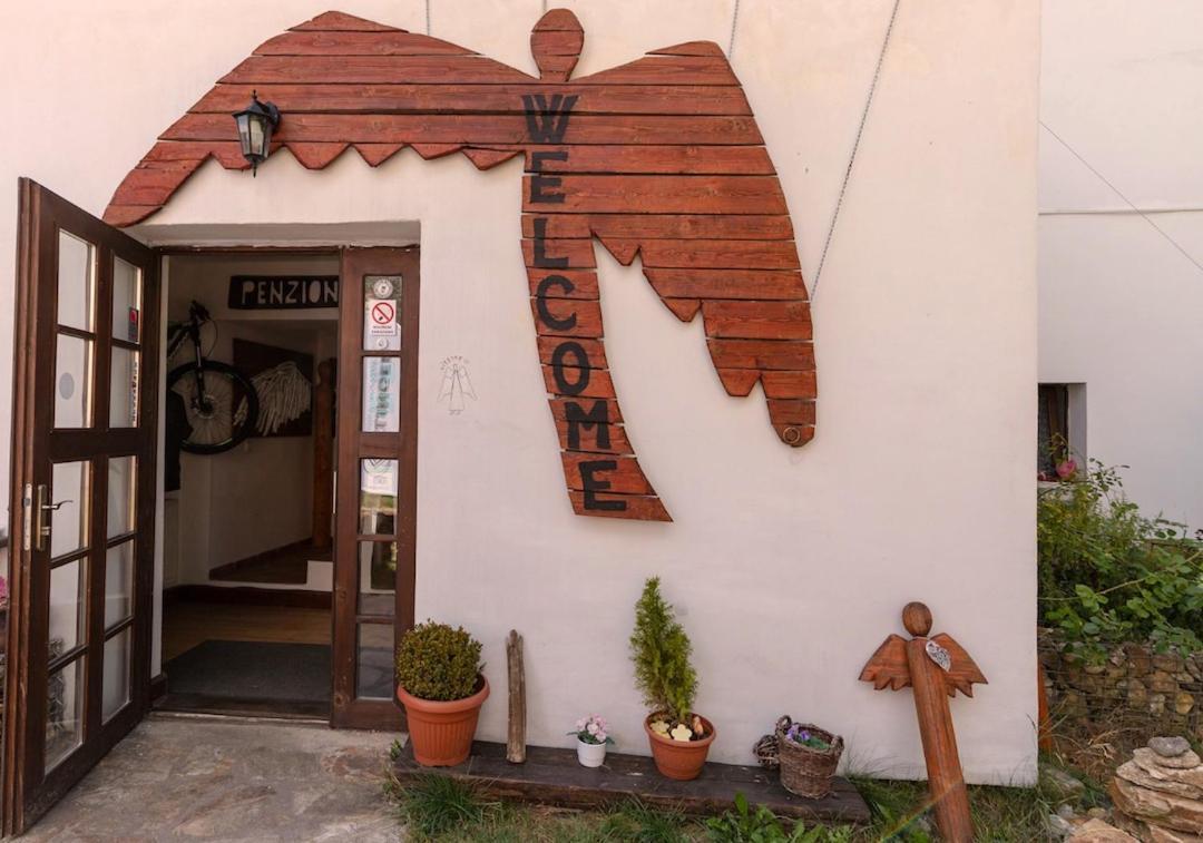 Bike Bistro a penzion U Všech andělů Nove Mesto pod Smrkem Esterno foto