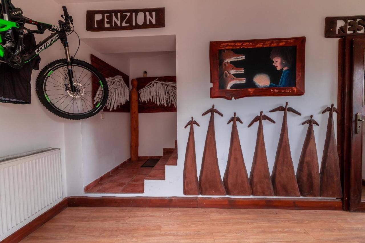 Bike Bistro a penzion U Všech andělů Nove Mesto pod Smrkem Esterno foto