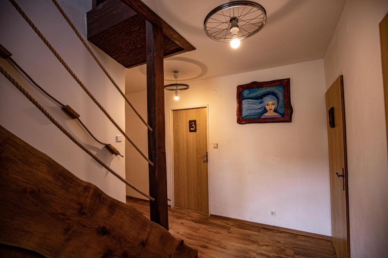 Bike Bistro a penzion U Všech andělů Nove Mesto pod Smrkem Esterno foto